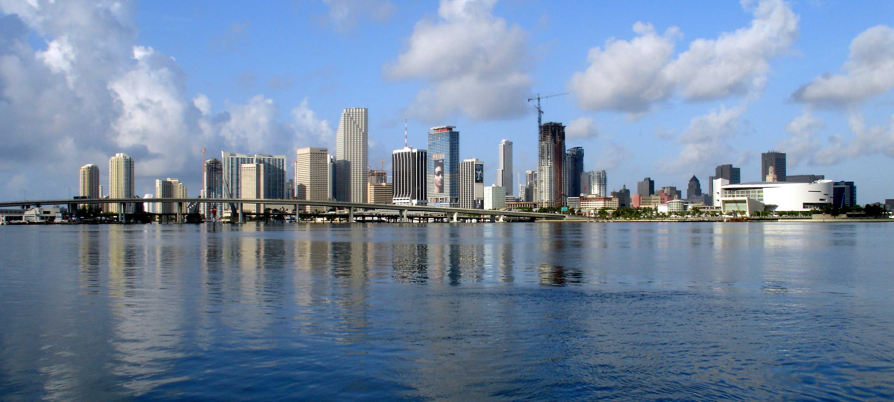 Miami-skyline-for-wikipedia-07-11-2007-by-tom-schaefer-miamitom